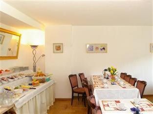 Отель Paris 3*